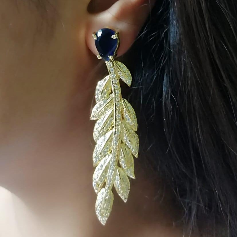 Minimalistic Leaf Diamond Stud Earrings