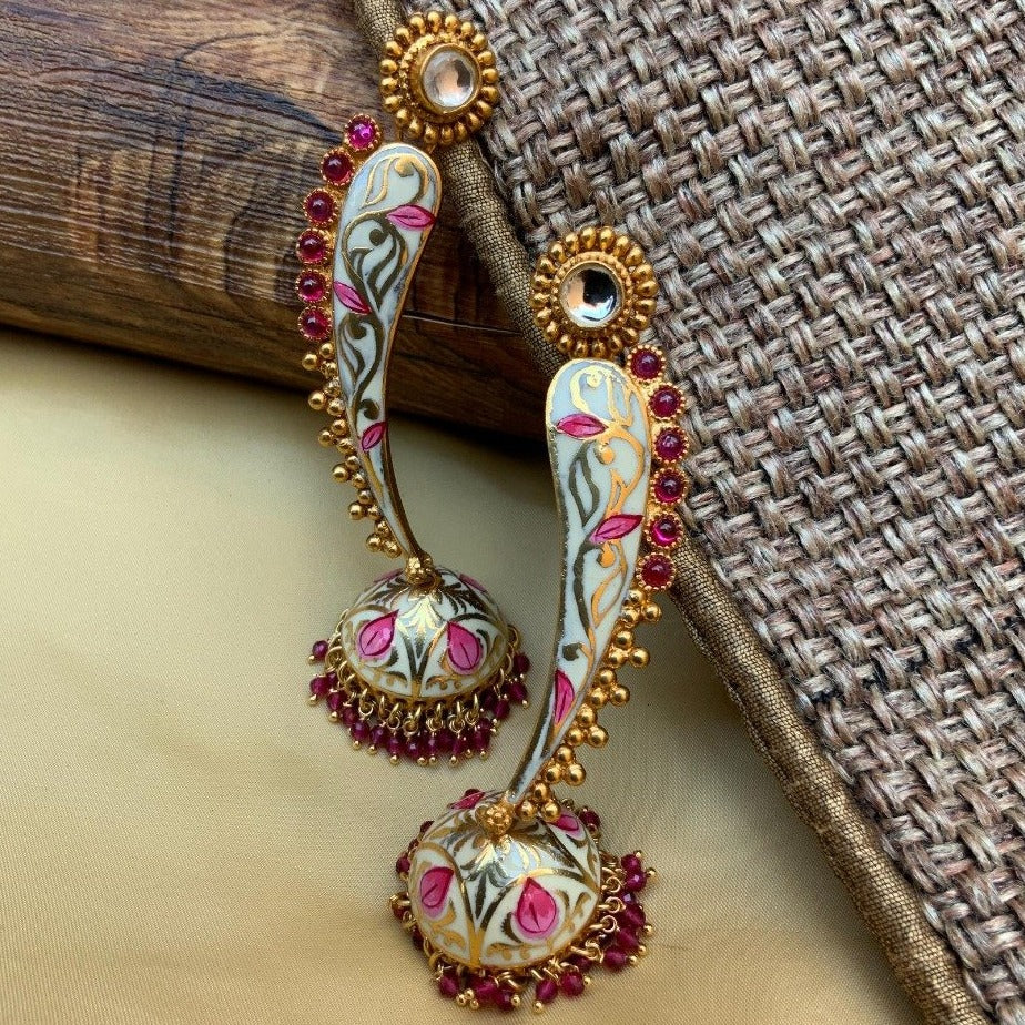 Outstanding Floral Pattern Handwork Beige Earring