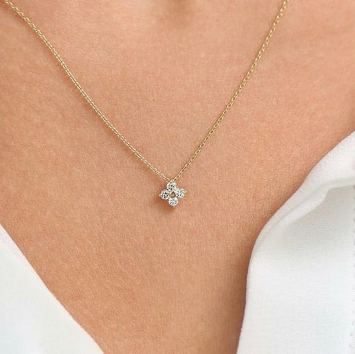 Beautiful Flower Designs Pendant & Chain - Abdesignsjewellery