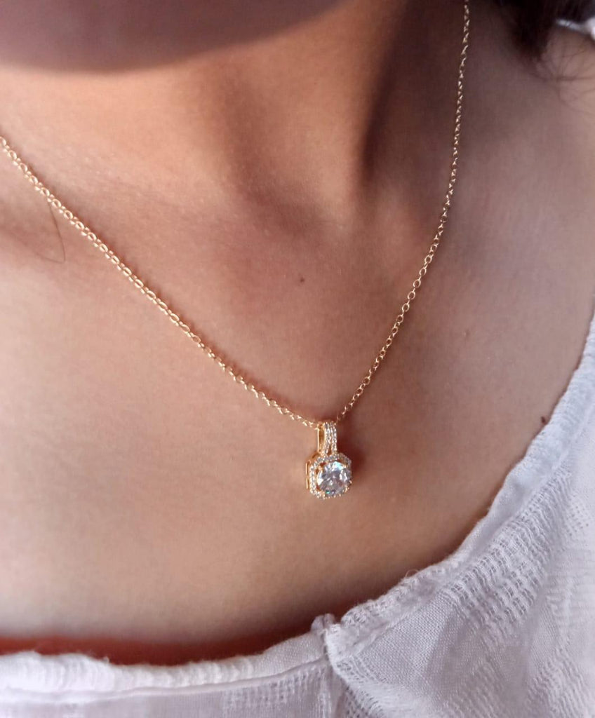 Beautiful Gold Round Pendant Necklace - Abdesignsjewellery