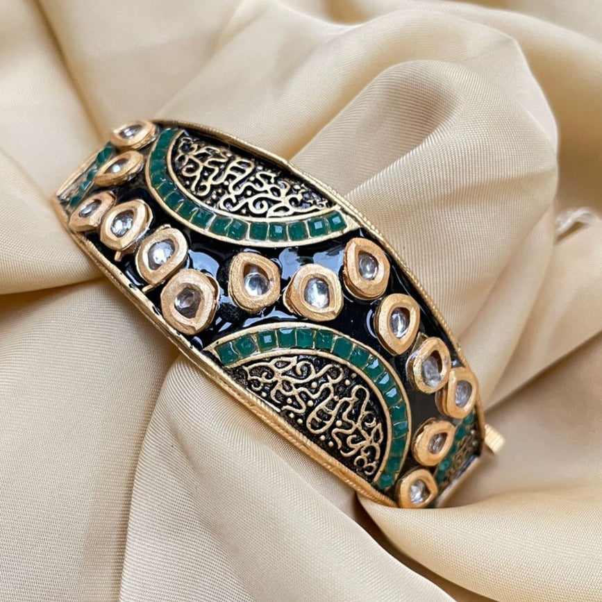 Heaven Hub Gold Antique Bracelets, 10 Gm at Rs 1500 in Alwar | ID:  27307833355