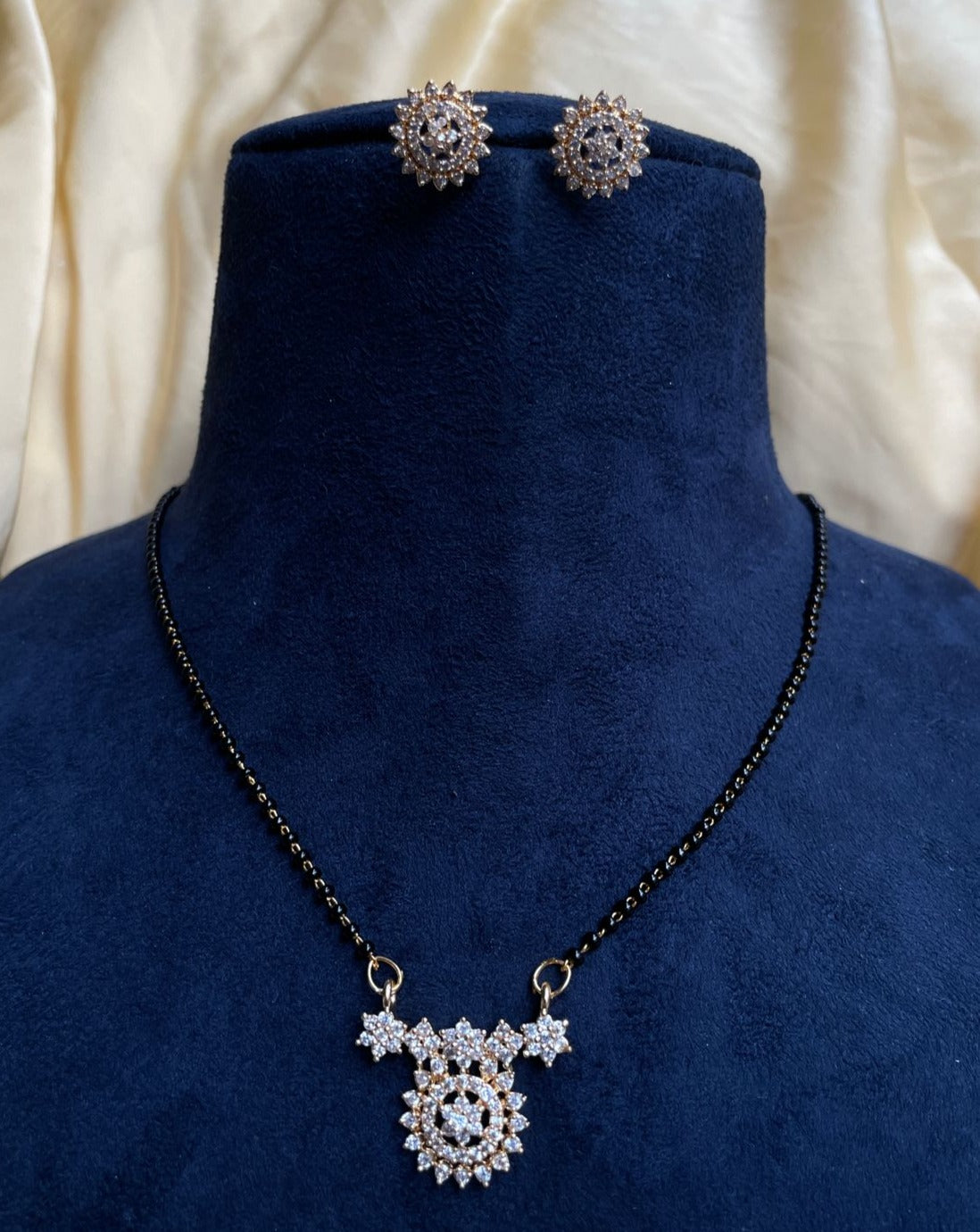 Charming Gold Diamond Mangalsutra - Abdesignsjewellery