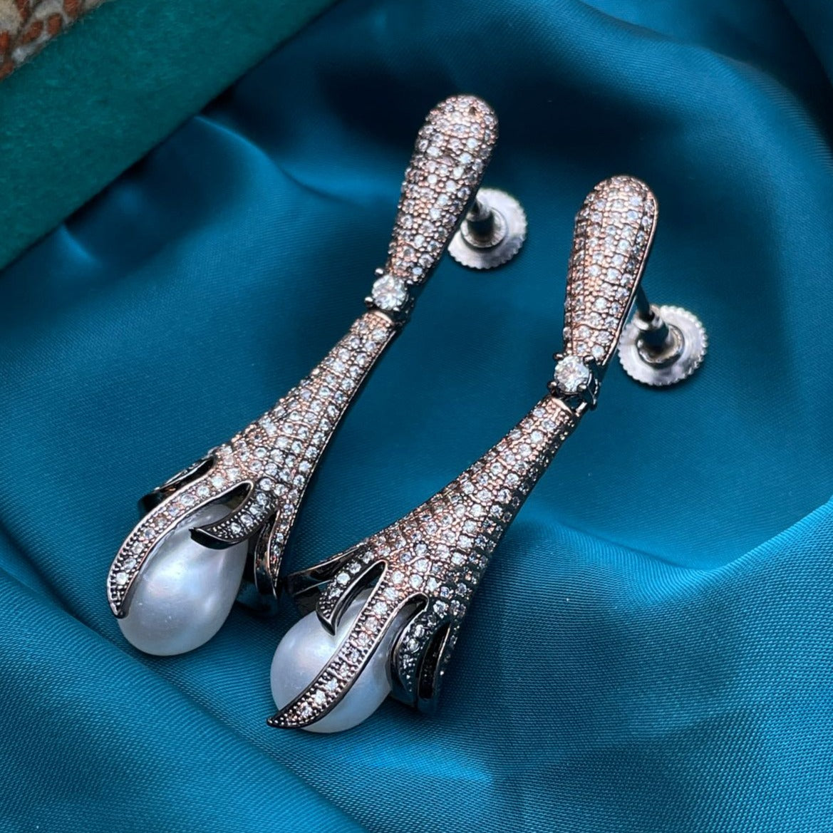 Victorian Pearl Earring