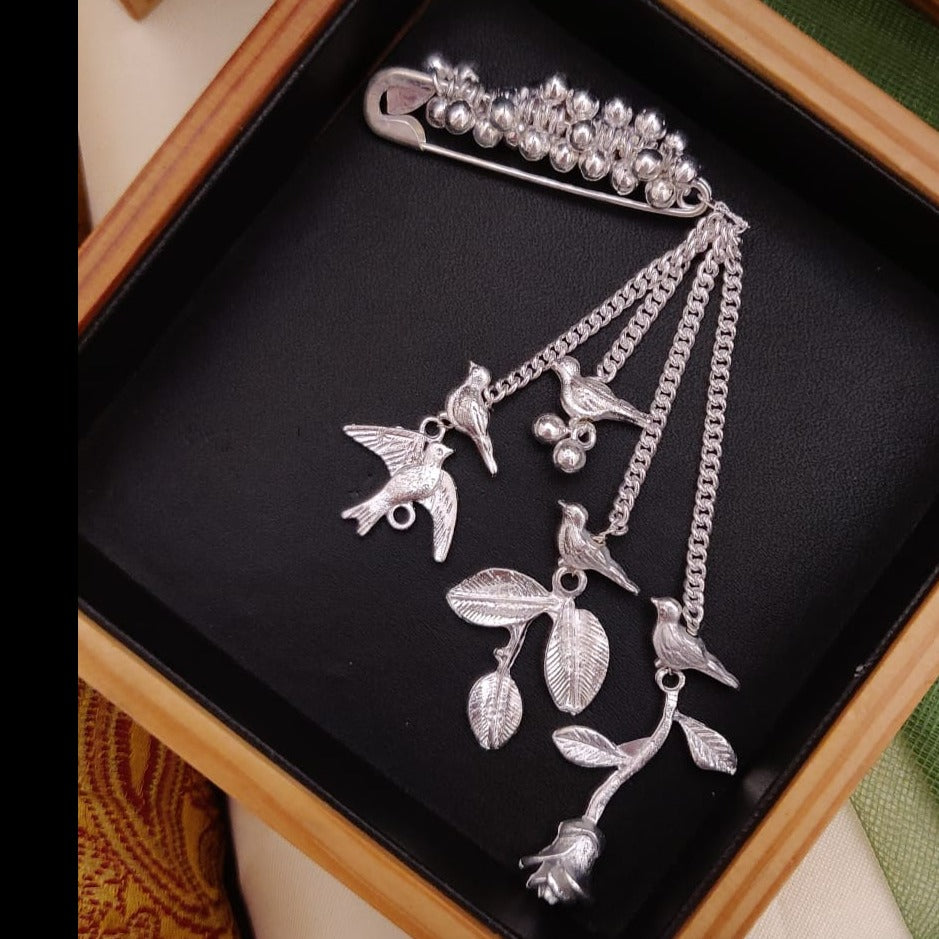 Lovely Sparrow German Silver Plated Saree Pin