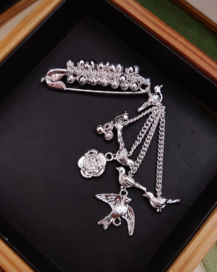 Cute German Silver Plated Saree Pin - Abdesignsjewellery