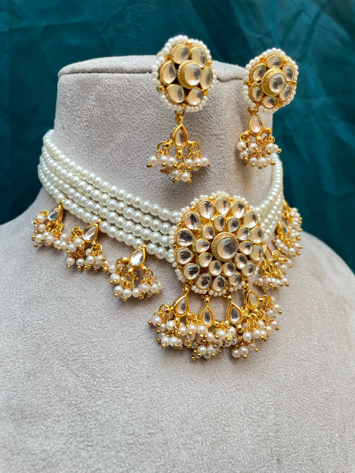 Beautiful Pearl Kundan Choker Necklace
