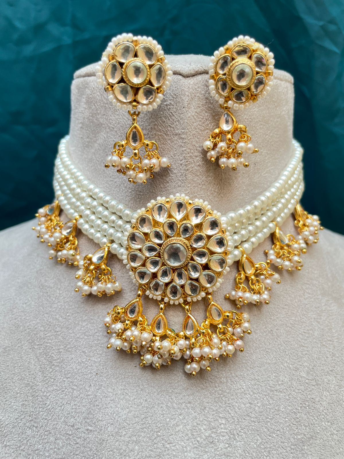 Beautiful Pearl Kundan Choker Necklace