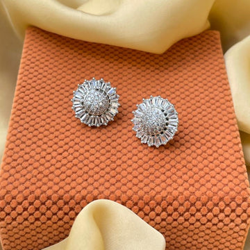Shiney Crystal AD Stud Earring