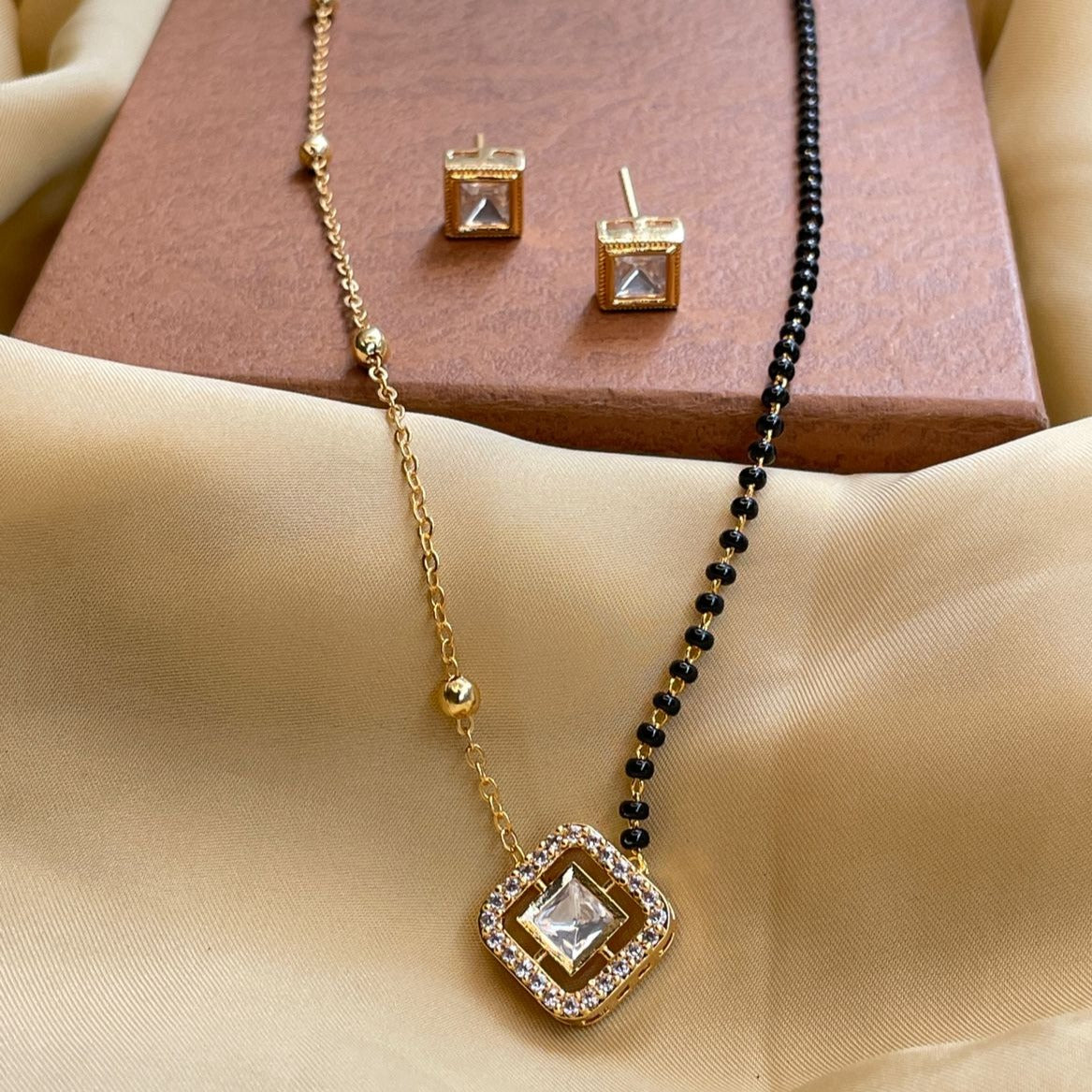 Tejasswi Prakash Inspired From Naagin-6 Gold Diamond Mangalsutra & Earrings - Abdesignsjewellery