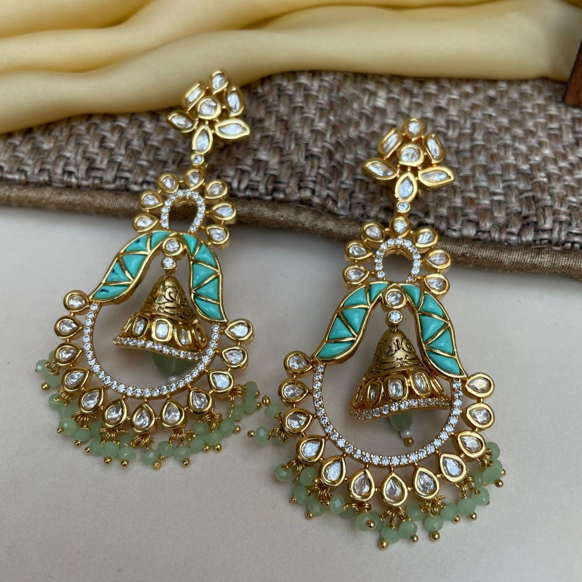 Round Shaped Kundan Earrings With Pearl Drop