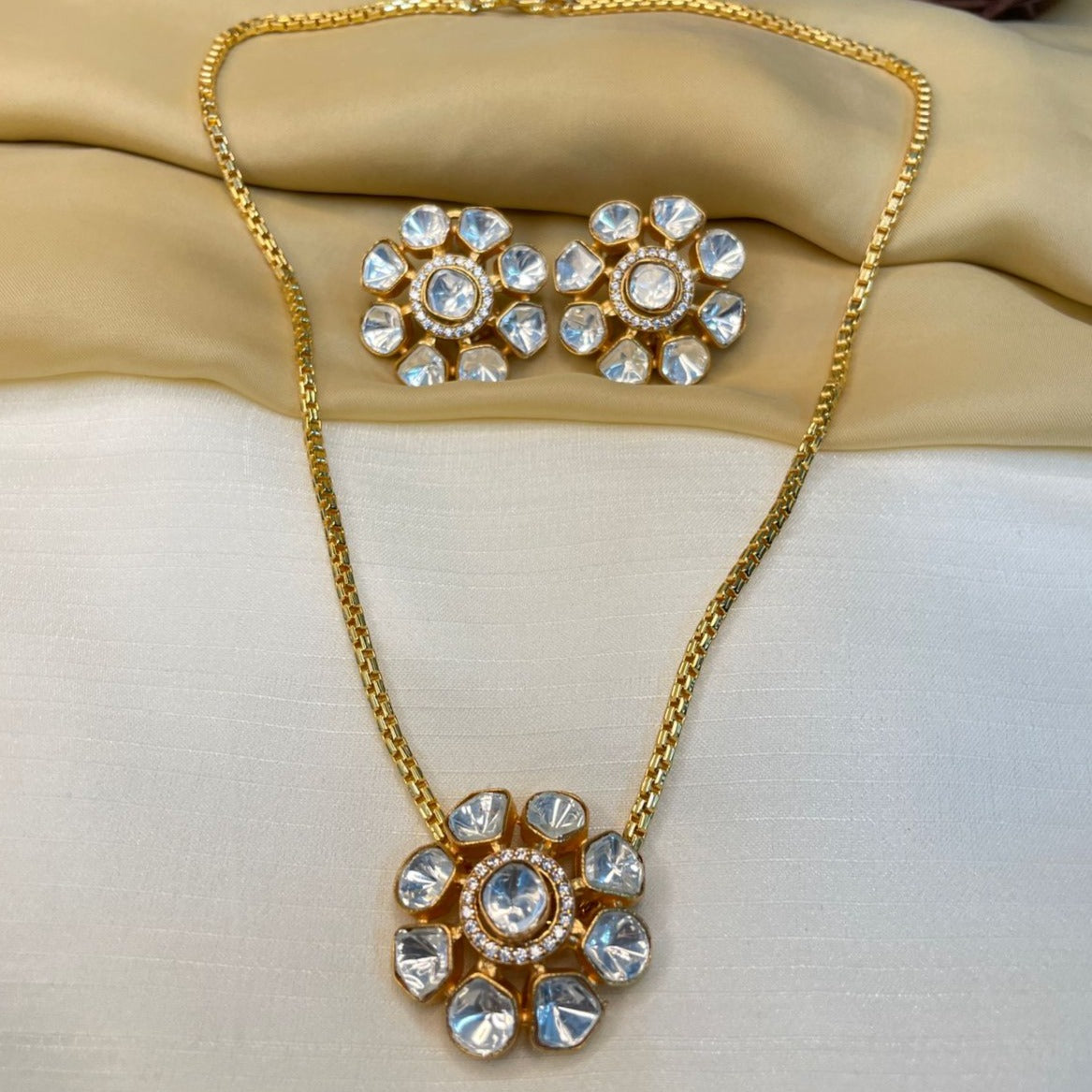 Classic Polki Flower Design Chain & Earrings - Abdesignsjewellery