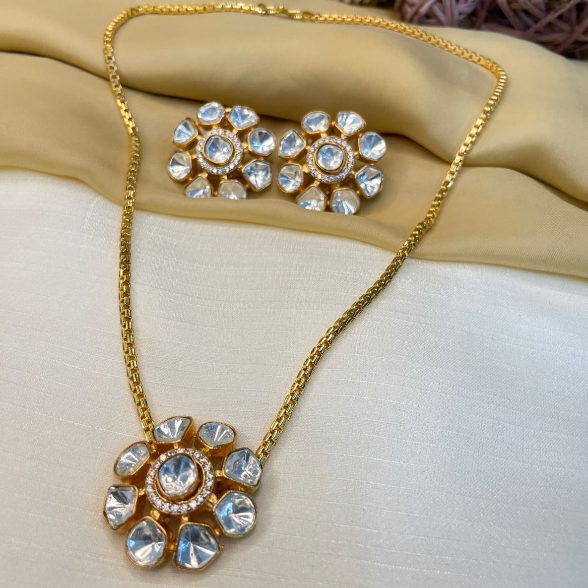 Classic Polki Flower Design Chain & Earrings - Abdesignsjewellery