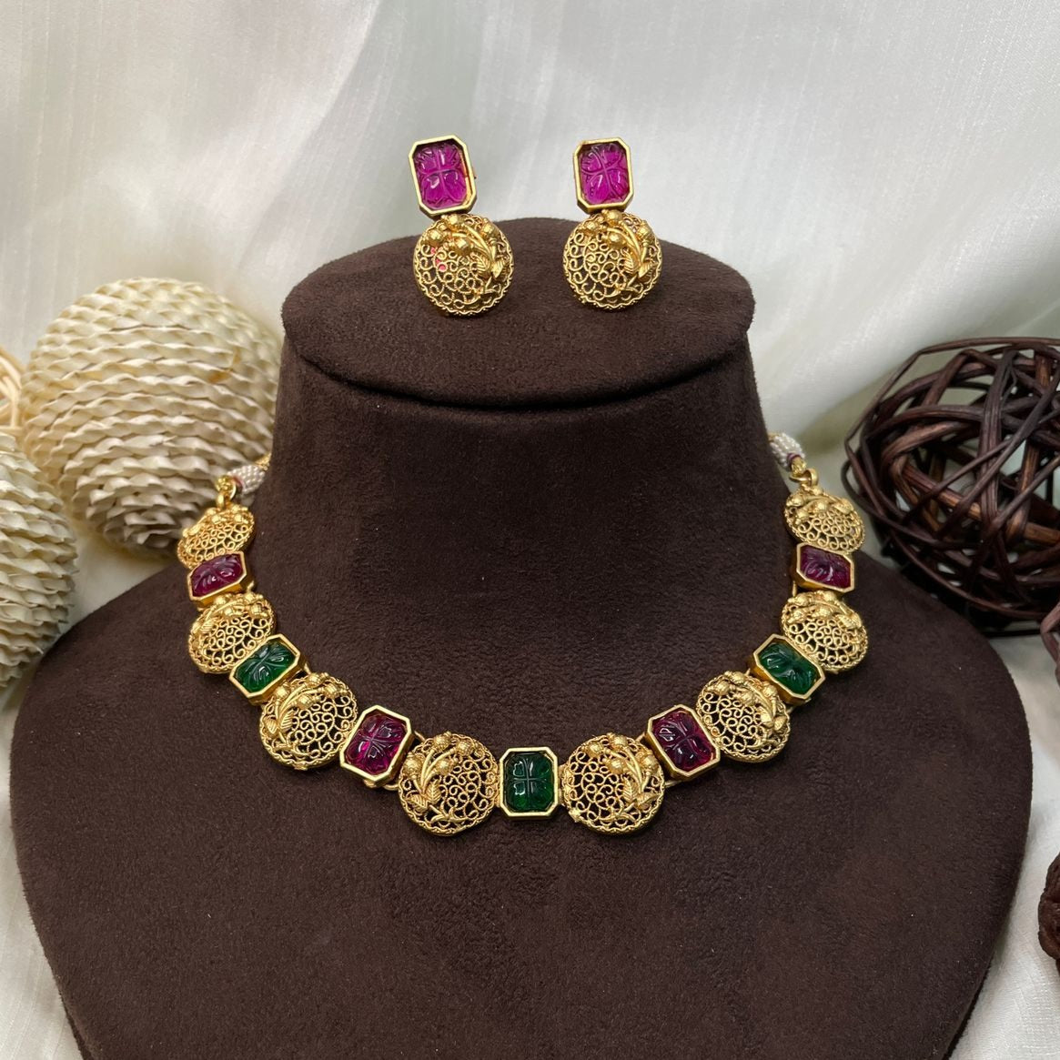 Exclusive Antique Gold Plated Round Necklace - Abdesignsjewellery