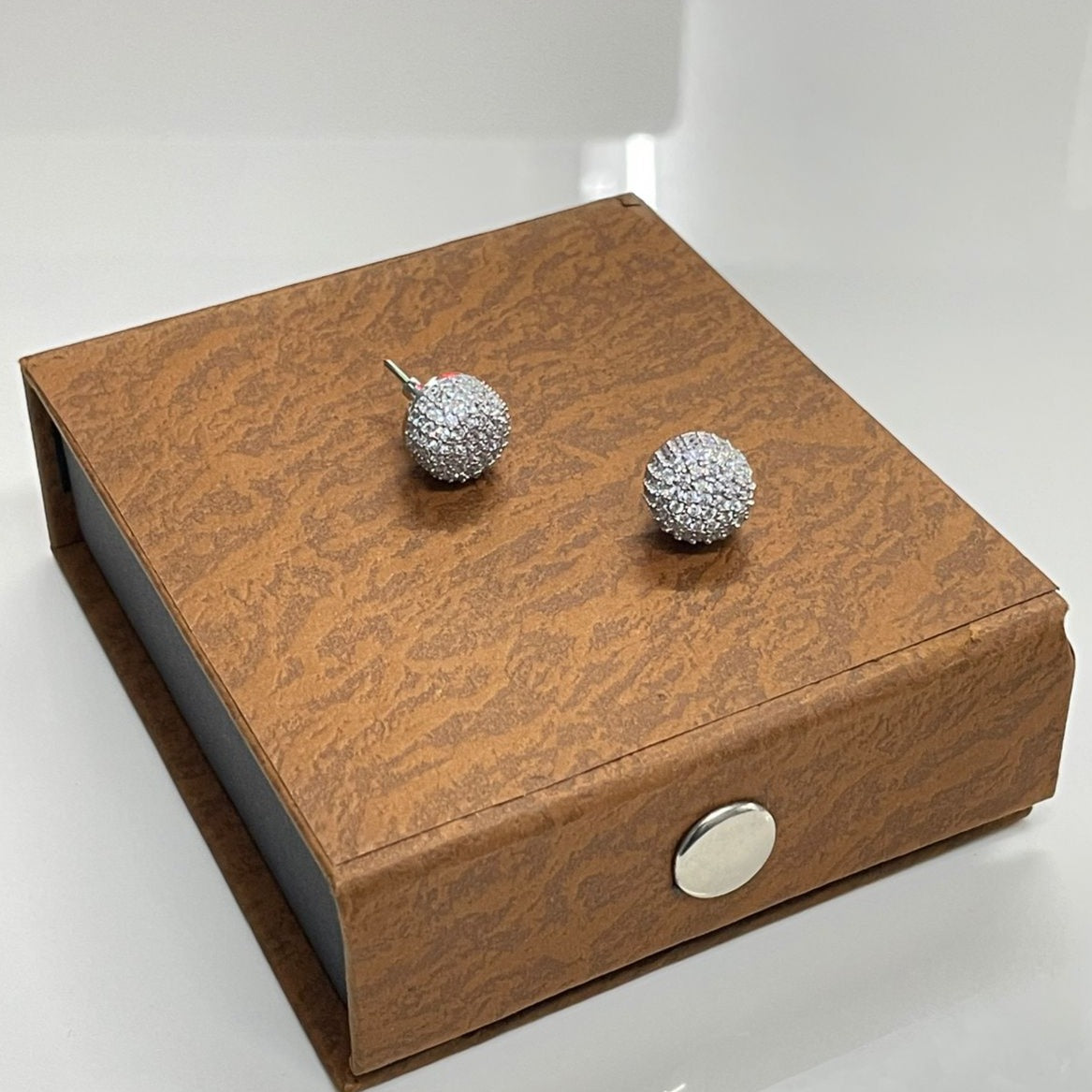 Premimum White Crystal Stud Earring