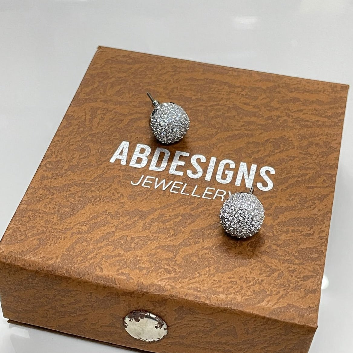 Premimum White Crystal Stud Earring