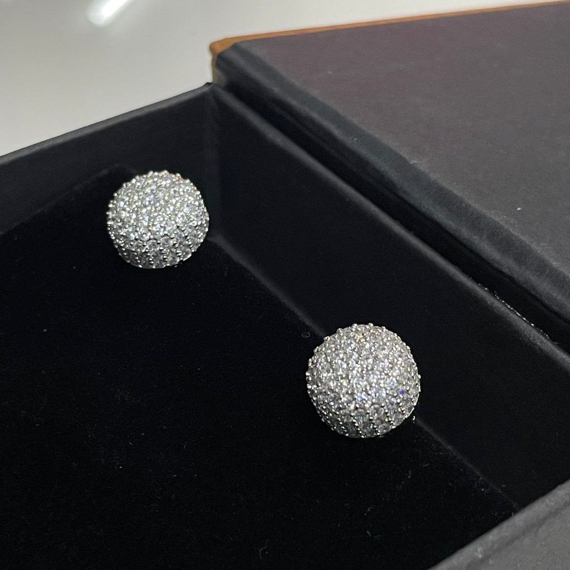 Premimum White Crystal Stud Earring