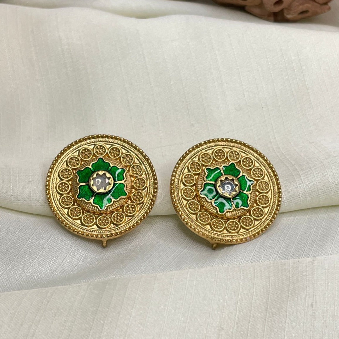 High Quality Antique Flower Stud Earring