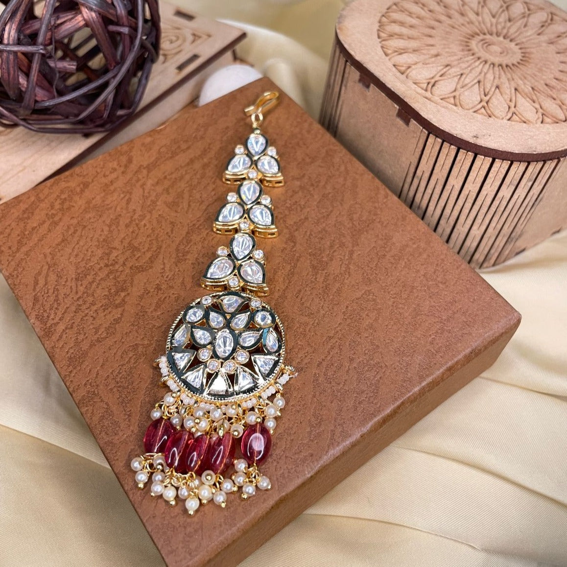 High Quality Gold Plated Royal Kundan MaangTikka