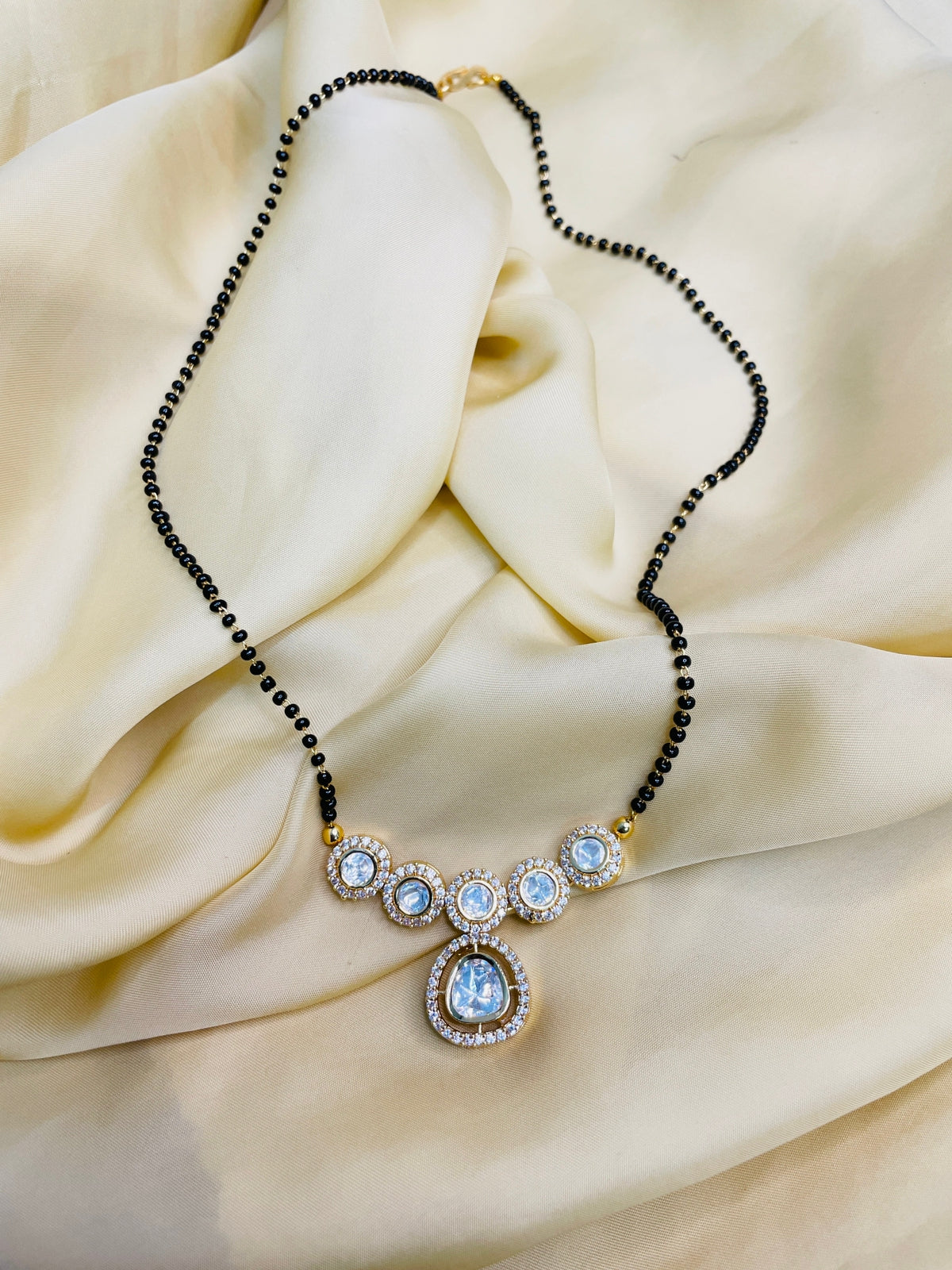 Shraddha Arya Inspired From Kundali Bhagya Gold Polki Kundan Glass Mangalsutra