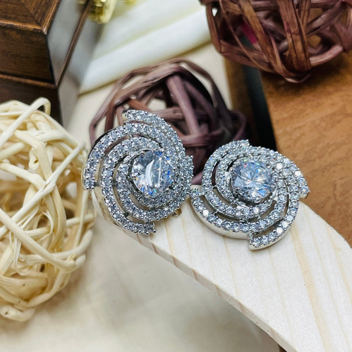 High Quality Curlicue Silver Cz Earring