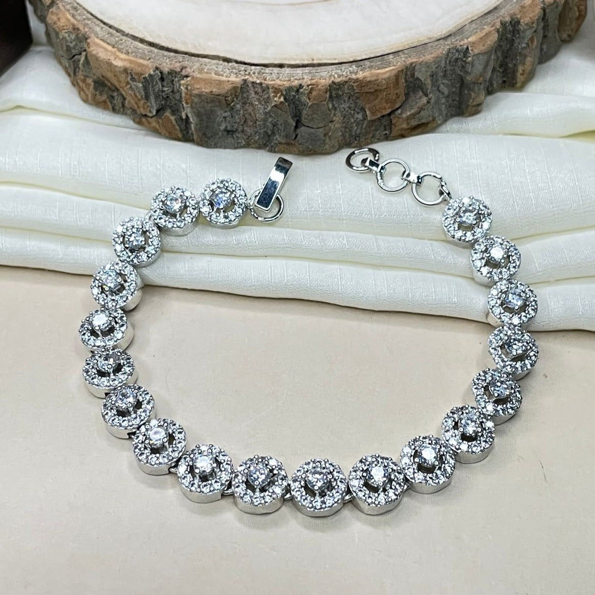 Round Solitaire ‍Silver American Diamond Bracelet