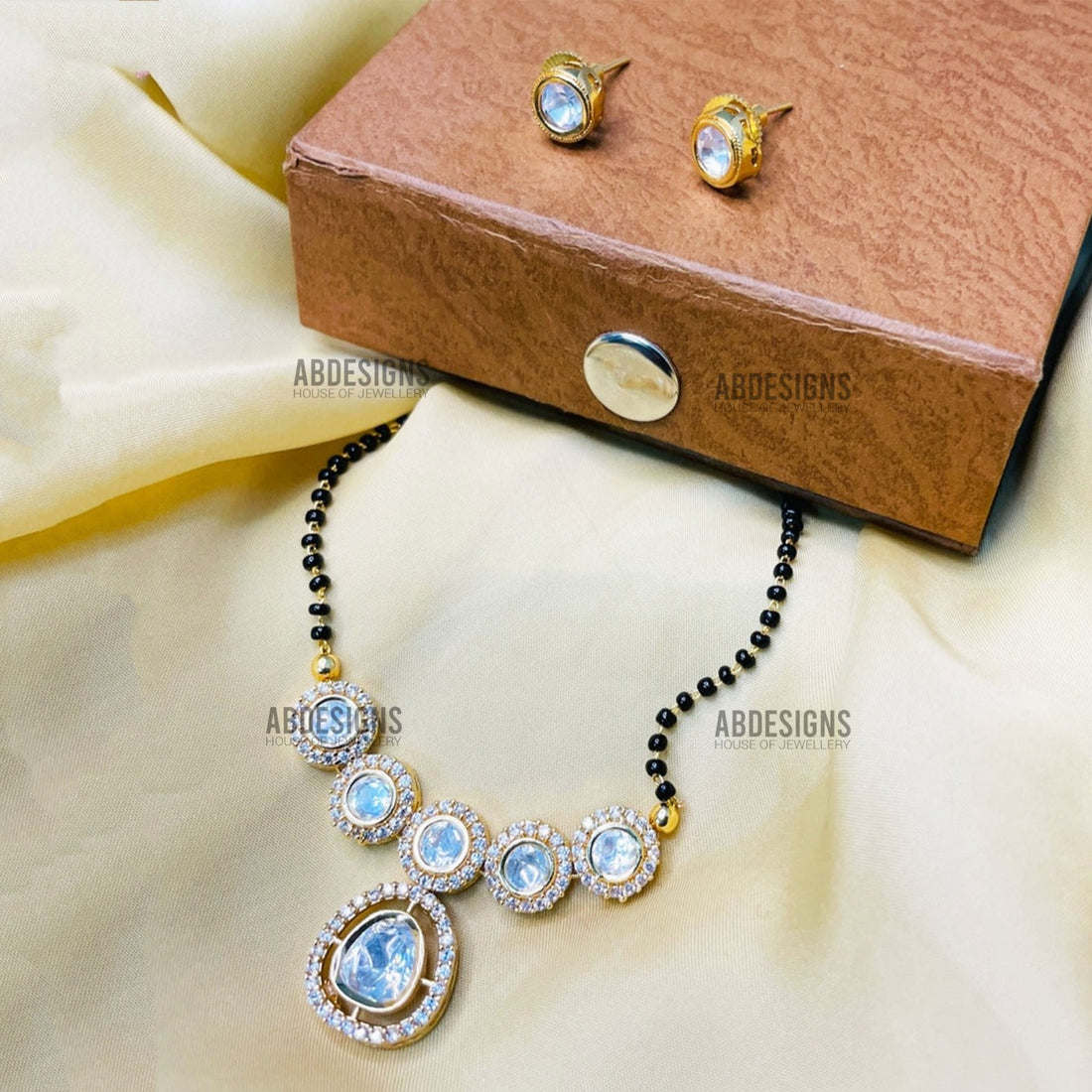 Shraddha Arya Inspired From Kundali Bhagya Gold Polki Kundan Glass Mangalsutra