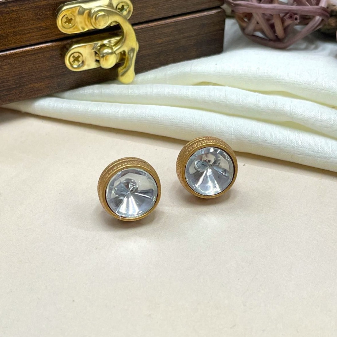 Uncut Round Glass Kundan Polki Studs
