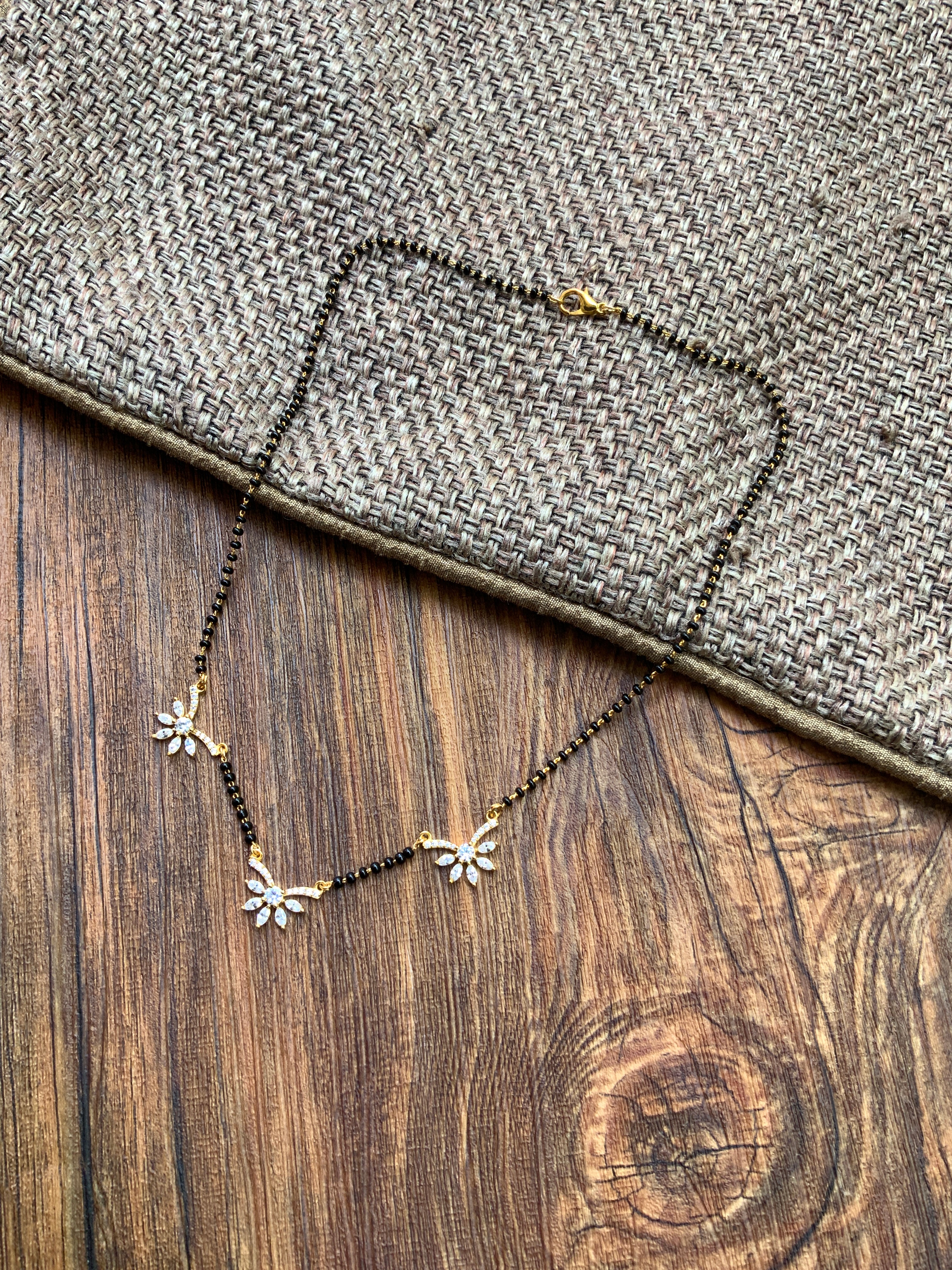 Shraddha Arya Inspired From Kundali Bhagya Signature Morden 3 Gold Diamond Mangalsutra