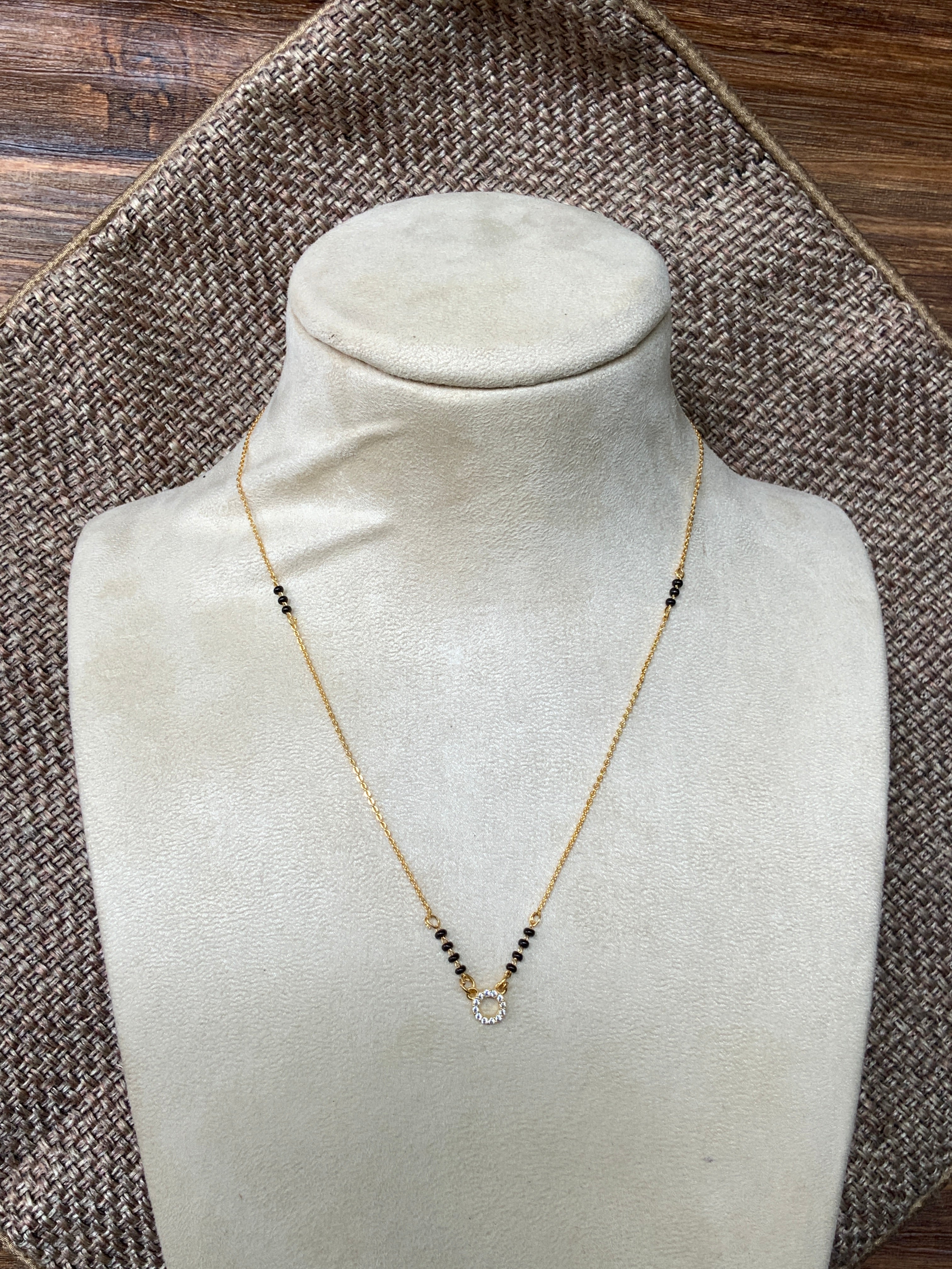 Elegant Gold Round Pendant Mangalsutra - Abdesignsjewellery