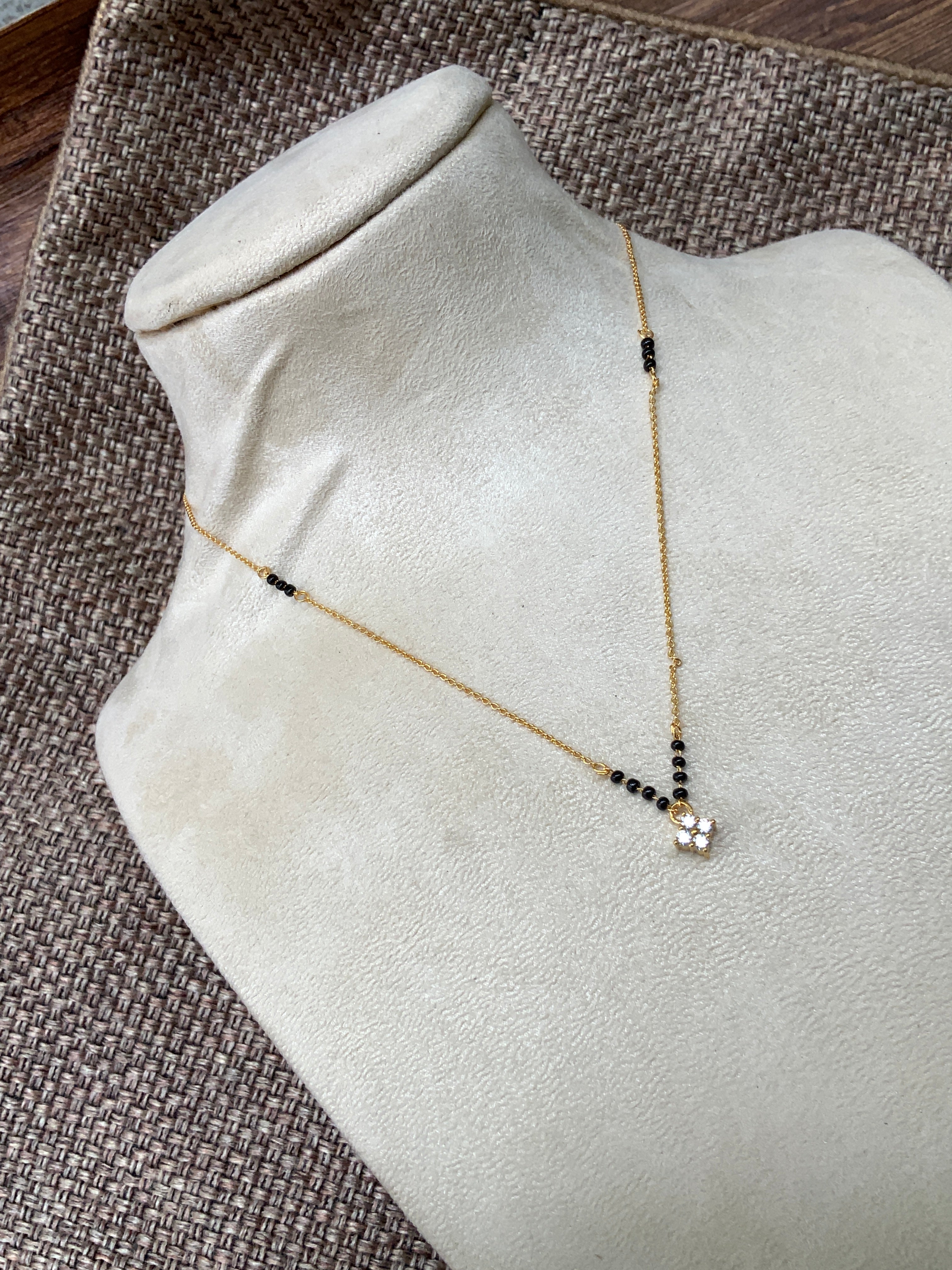 Elegant Floral Diamond Pendant Mangalsutra - Abdesignsjewellery