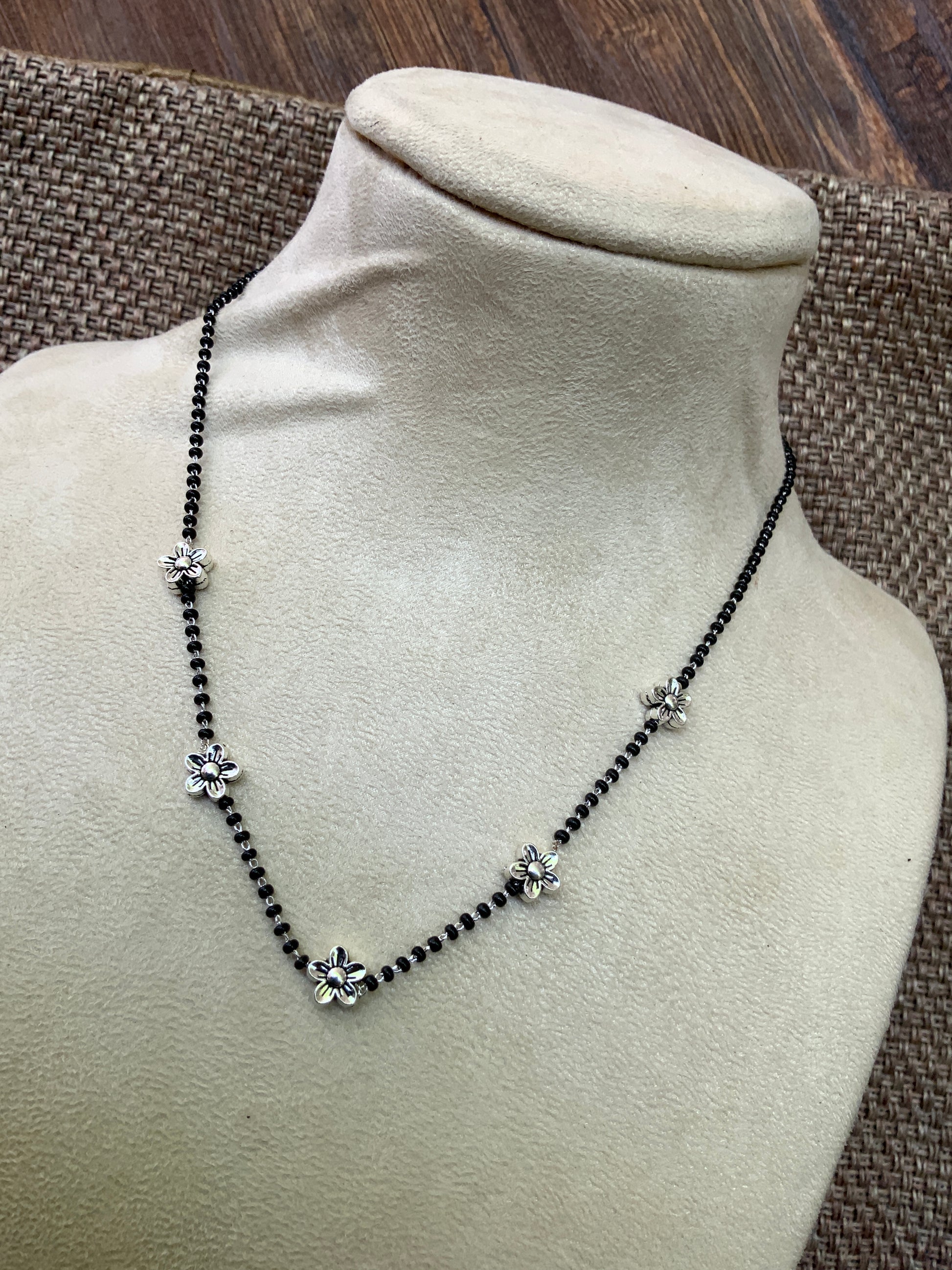 Dailywear Silver Flower Floral Pattern Mangalsutra - Abdesignsjewellery
