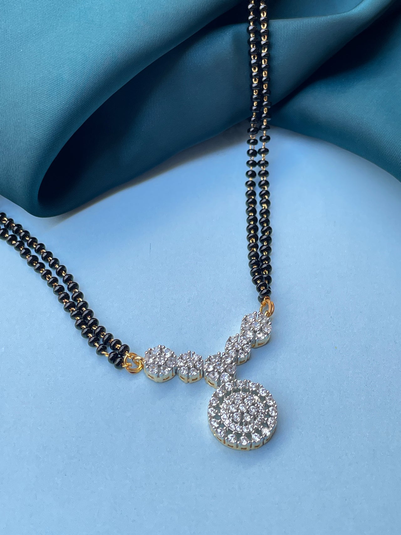 Disha Parmar Wedding Inspired Morden Gold Diamond Mangalsutra - Abdesignsjewellery