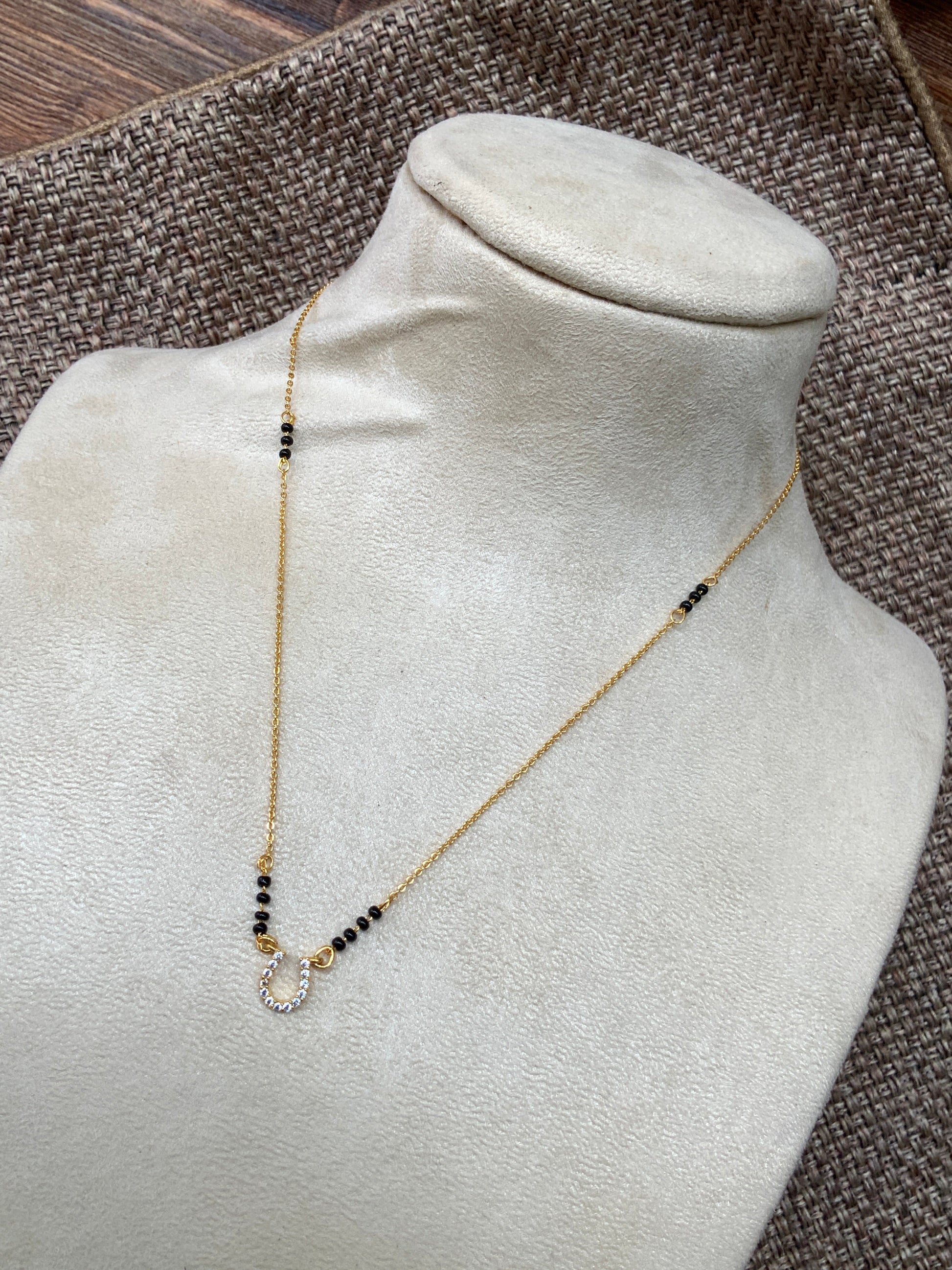 Elegant Horse Shoe U Pendant Mangalsutra - Abdesignsjewellery