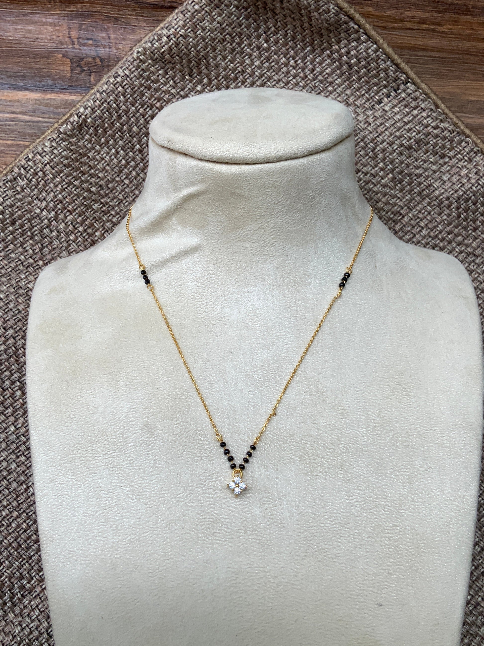 Elegant Floral Diamond Pendant Mangalsutra - Abdesignsjewellery