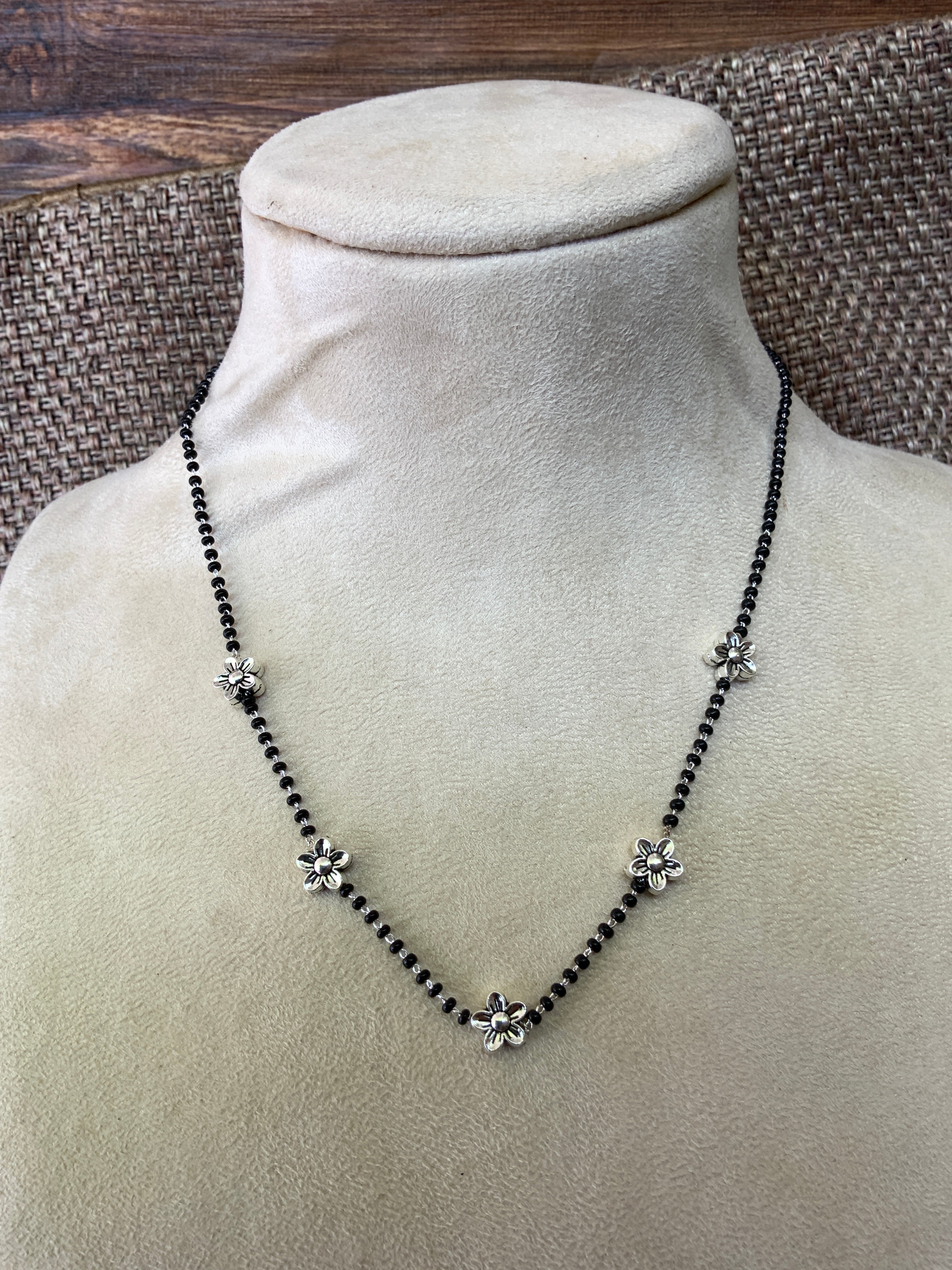 Dailywear Silver Flower Floral Pattern Mangalsutra - Abdesignsjewellery