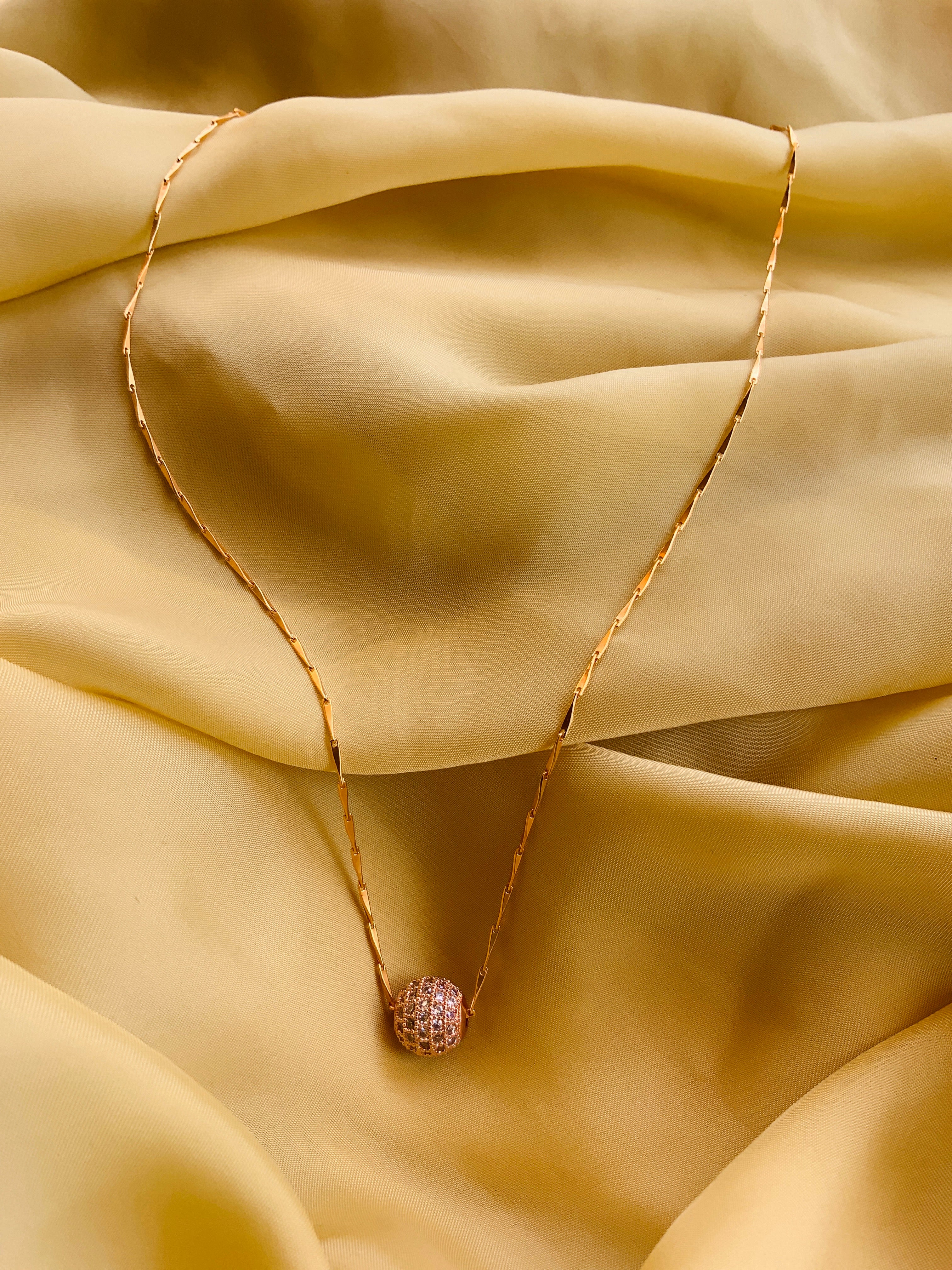 Rosegold Dailywear Round Pendent & Chain - Abdesignsjewellery