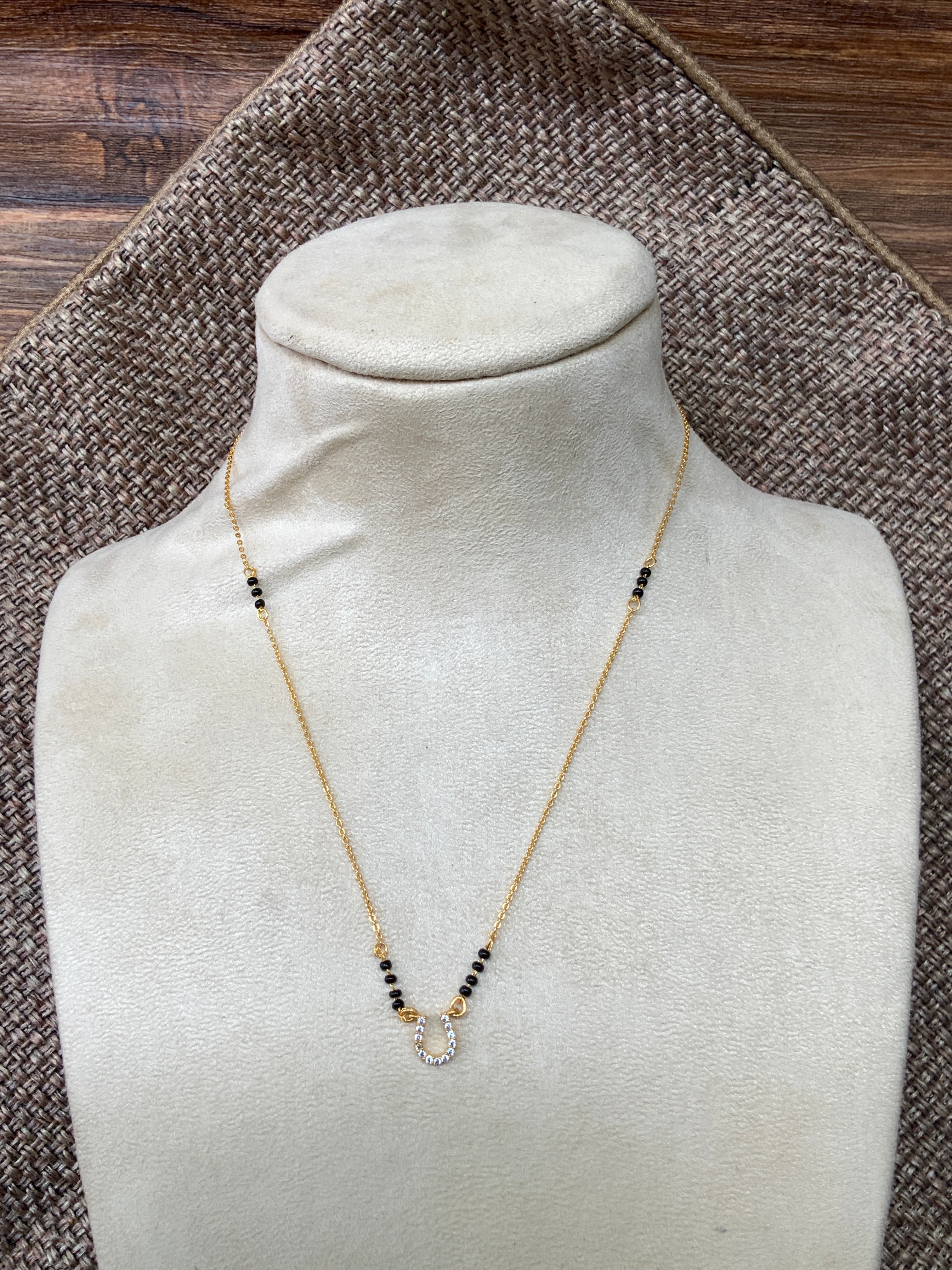 Elegant Horse Shoe U Pendant Mangalsutra - Abdesignsjewellery