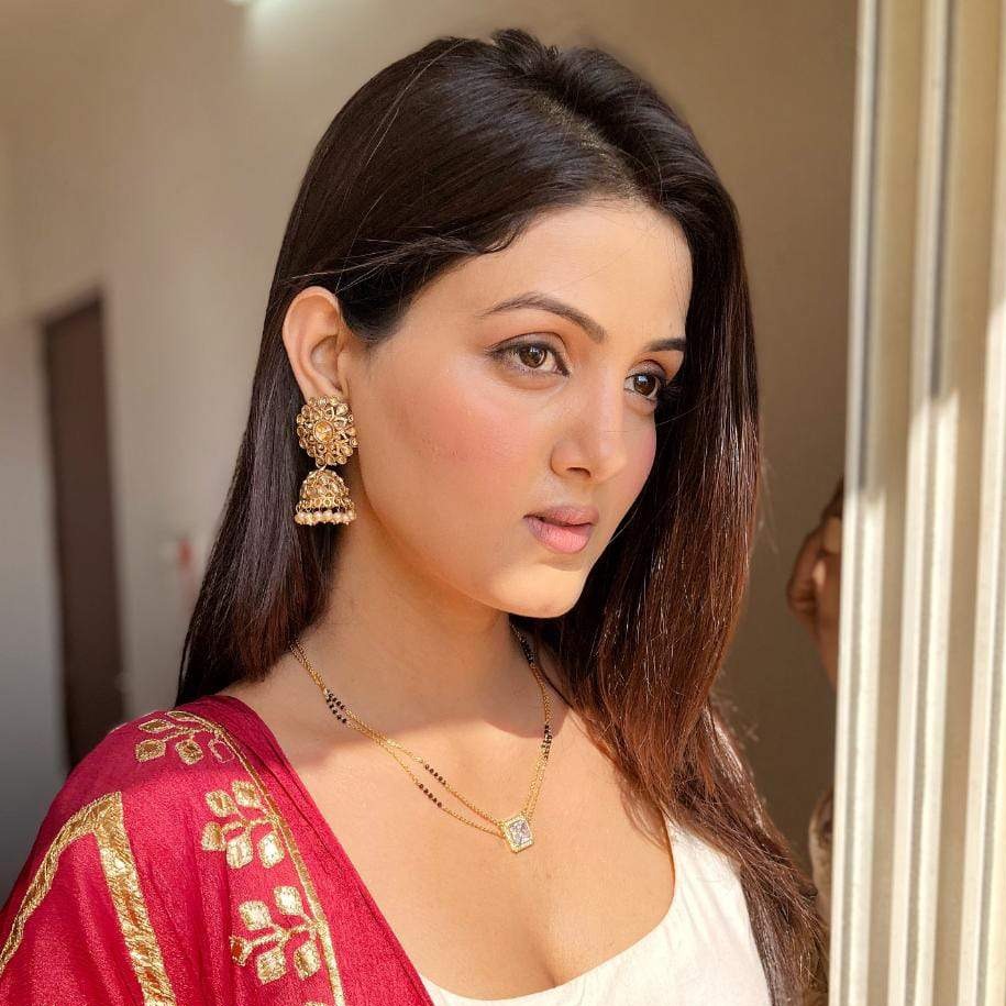 Sumati Singh Inspired From Kismat Ki Lakeeron Se Oversized American Diamond Mangalsutra - Abdesignsjewellery